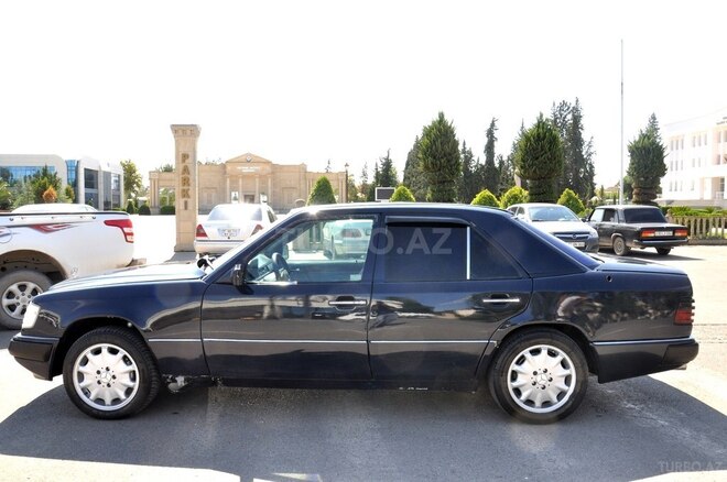 Mercedes E 200 1993, 336,000 km - 2.0 l - Saatlı