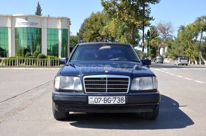 Mercedes E 200 1993, 336,000 km - 2.0 l - Saatlı