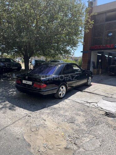 Mercedes E 280 1998, 206,000 km - 2.8 l - Sumqayıt