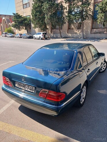 Mercedes E 220 1999, 448,000 km - 2.2 l - Bakı