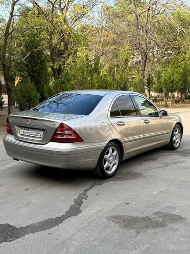 Mercedes C 220 2003, 320,000 km - 2.1 л - Bakı