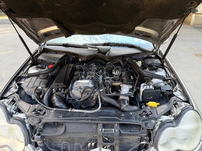 Mercedes C 220 2003, 320,000 km - 2.1 л - Bakı