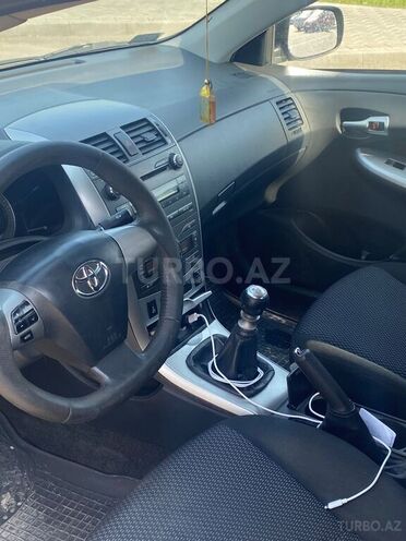 Toyota Corolla 2010, 250,000 km - 1.4 l - Bakı