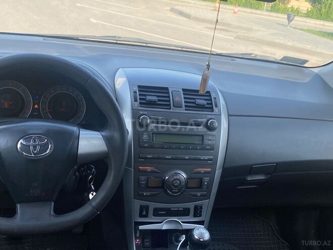 Toyota Corolla 2010, 250,000 km - 1.4 l - Bakı