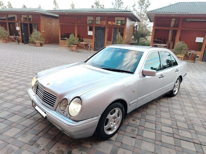 Mercedes E 220 1999, 318,312 km - 2.2 l - Şirvan