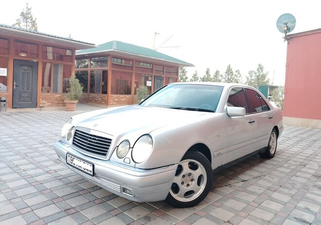Mercedes E 220 1999, 318,312 km - 2.2 l - Şirvan