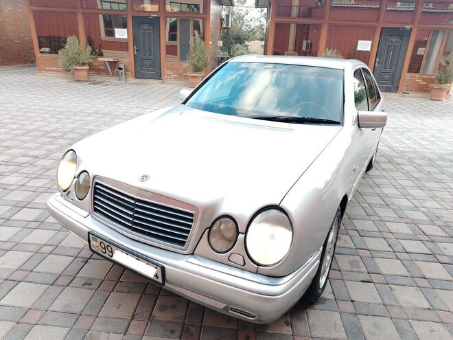 Mercedes E 220 1999, 318,312 km - 2.2 l - Şirvan