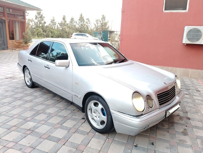 Mercedes E 220 1999, 318,312 km - 2.2 l - Şirvan