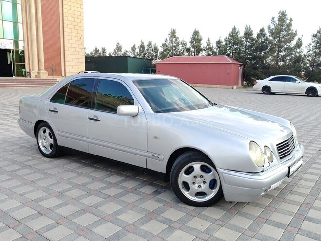 Mercedes E 220 1999, 318,312 km - 2.2 l - Şirvan