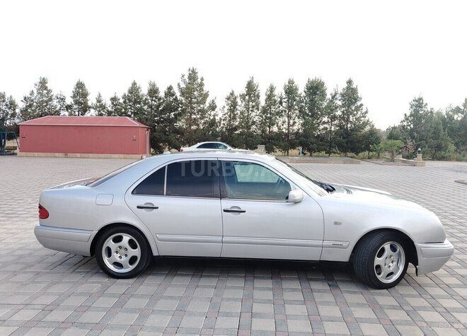 Mercedes E 220 1999, 318,312 km - 2.2 l - Şirvan