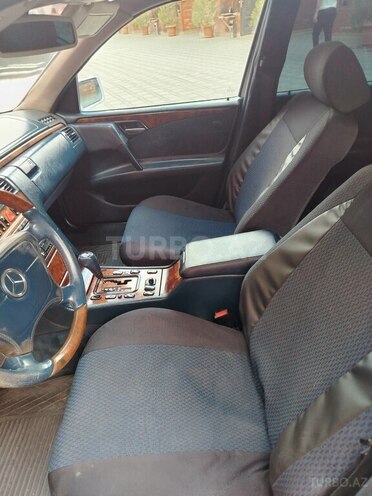 Mercedes E 220 1999, 318,312 km - 2.2 l - Şirvan