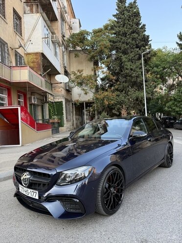 Mercedes E 300 4MATIC 2018, 92,750 km - 2.0 л - Bakı