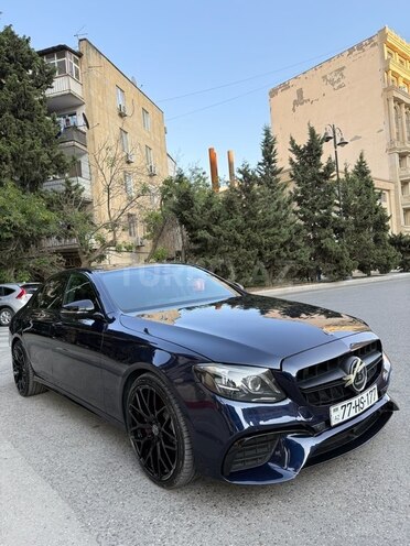 Mercedes E 300 4MATIC 2018, 92,750 km - 2.0 л - Bakı