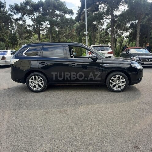 Mitsubishi Outlander-4