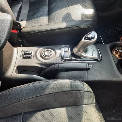 Mitsubishi Outlander-15