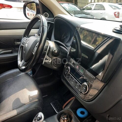 Mitsubishi Outlander-14