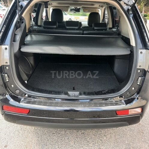 Mitsubishi Outlander-18