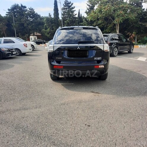 Mitsubishi Outlander-3