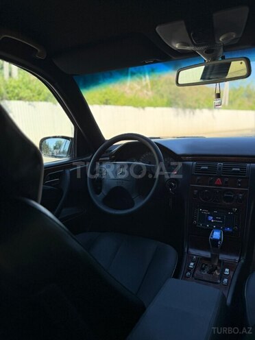Mercedes E 220 2000, 480,000 km - 2.2 l - Mingəçevir