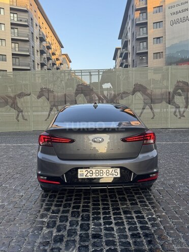 Hyundai Elantra 2019, 100,000 km - 2.0 l - Bakı