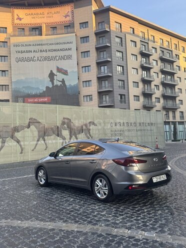 Hyundai Elantra 2019, 100,000 km - 2.0 l - Bakı