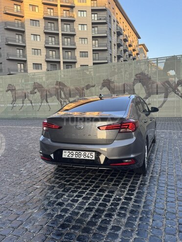 Hyundai Elantra 2019, 100,000 km - 2.0 l - Bakı