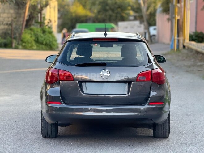 Opel Astra 2015, 178,000 km - 1.4 l - Bakı