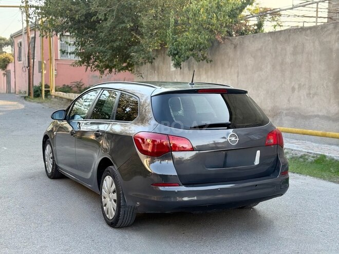Opel Astra 2015, 178,000 km - 1.4 l - Bakı