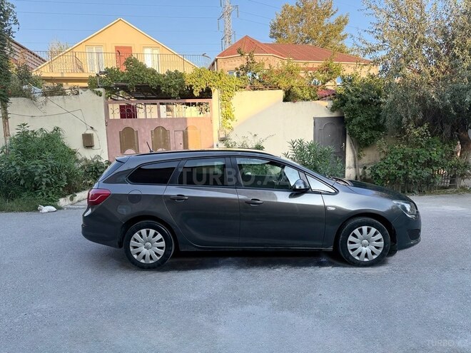 Opel Astra 2015, 178,000 km - 1.4 l - Bakı