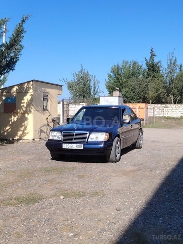 Mercedes E 200 1995, 352,741 km - 2.0 l - Füzuli