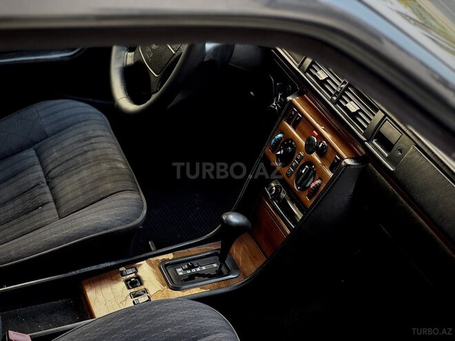 Mercedes 230 E 1991, 422,555 km - 2.3 л - Bakı