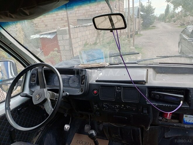 GAZ 322173 2001, 258,000 km - 2.4 l - Quba