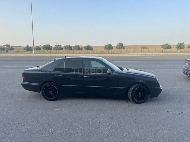 Mercedes E 270 2001, 404,000 km - 2.7 l - Bakı