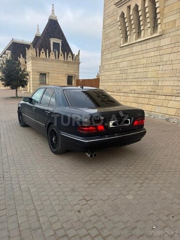 Mercedes E 270 2001, 404,000 km - 2.7 l - Bakı