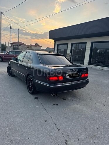 Mercedes E 270 2001, 404,000 km - 2.7 l - Bakı