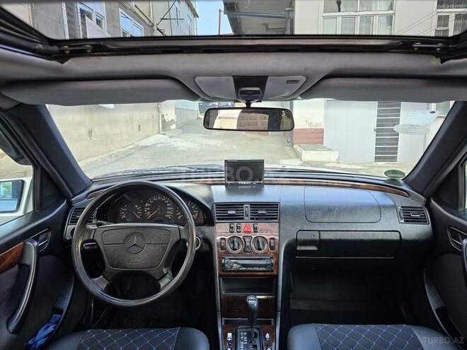 Mercedes C 200 1998, 325,000 km - 2.0 l - Quba
