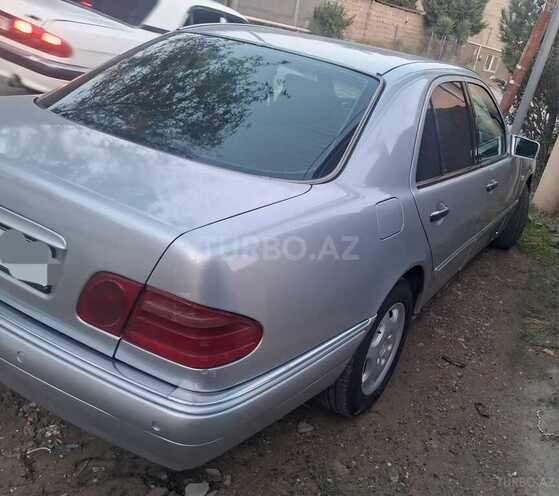 Mercedes E 220 1997, 355,000 km - 2.2 l - Bakı
