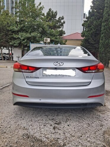 Hyundai Elantra 2017, 195,222 km - 2.0 л - Bakı