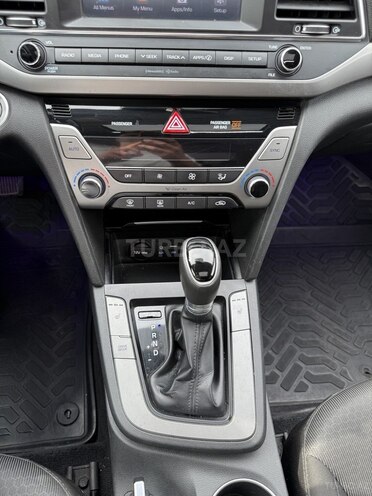 Hyundai Elantra 2017, 220,339 km - 2.0 l - Bakı