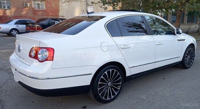 Volkswagen Passat 2006, 243,000 km - 2.0 l - Gəncə