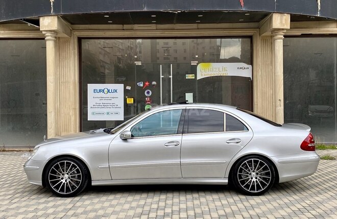 Mercedes E 320 2004, 266,000 km - 3.2 l - Bakı