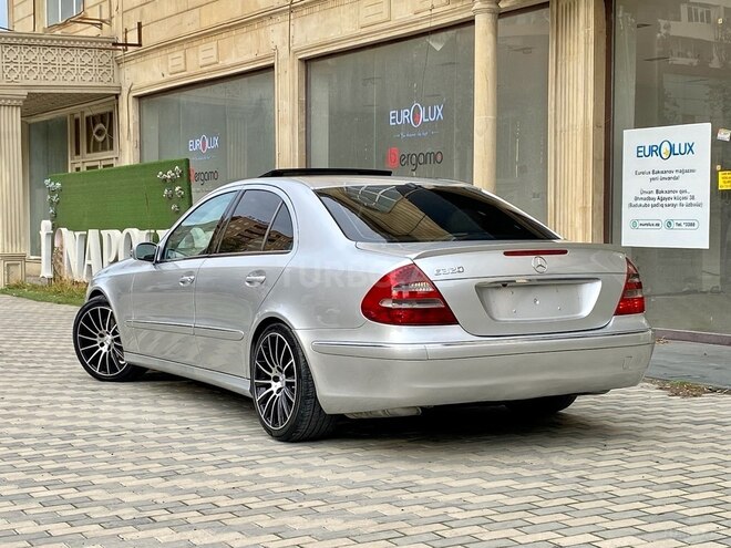 Mercedes E 320 2004, 266,000 km - 3.2 l - Bakı