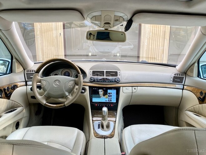 Mercedes E 320 2004, 266,000 km - 3.2 l - Bakı