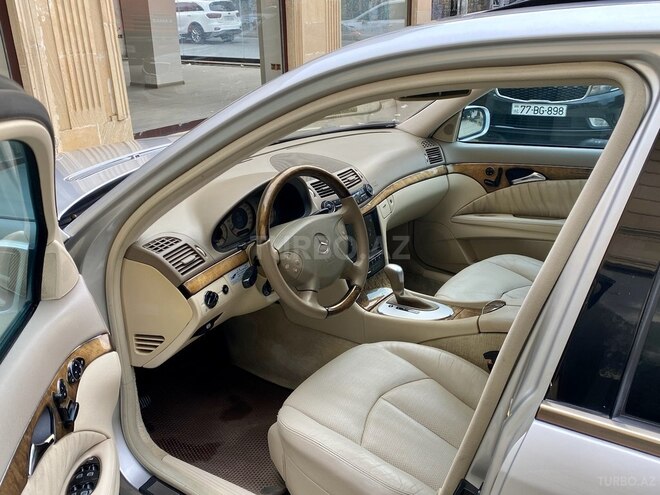 Mercedes E 320 2004, 266,000 km - 3.2 l - Bakı