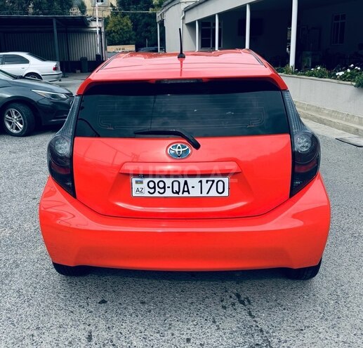 Toyota Prius C 2013, 198,000 km - 1.5 l - Bakı