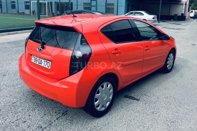 Toyota Prius C 2013, 198,000 km - 1.5 l - Bakı