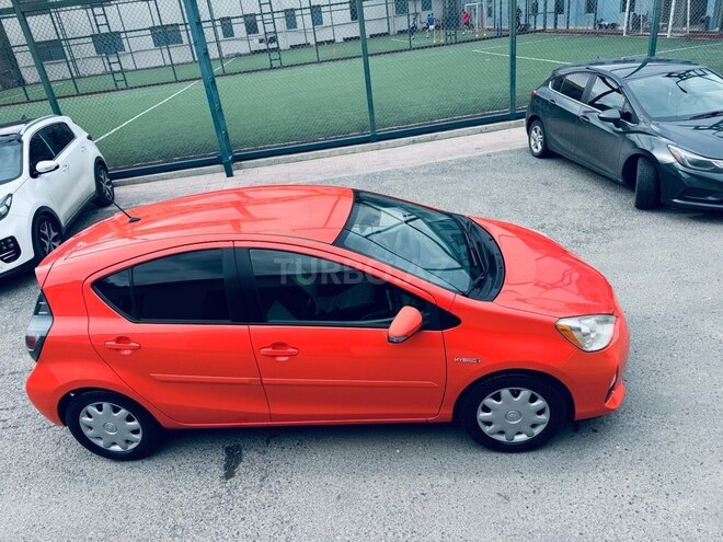 Toyota Prius C 2013, 198,000 km - 1.5 l - Bakı