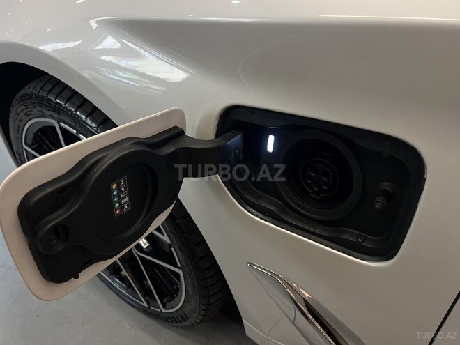 BMW 530e-4