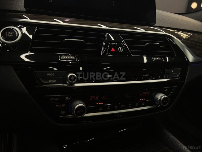 BMW 530e-17