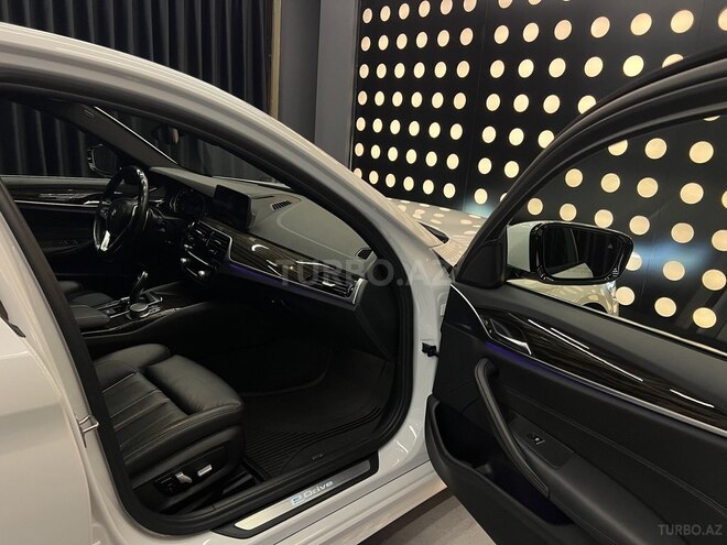 BMW 530e-11